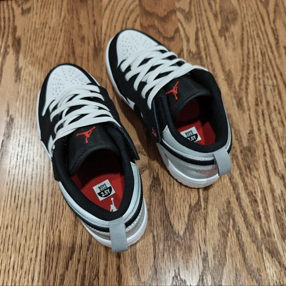NEW Nike Jordan AJ 1 Low ALT SE Velcro Sneakers size 2.5 - Picture 3 of 8